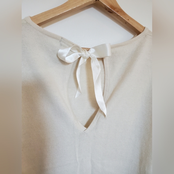 Vintage Gap cream angora sweater with large keyhole ribbon closure size L - Picture 4 of 6